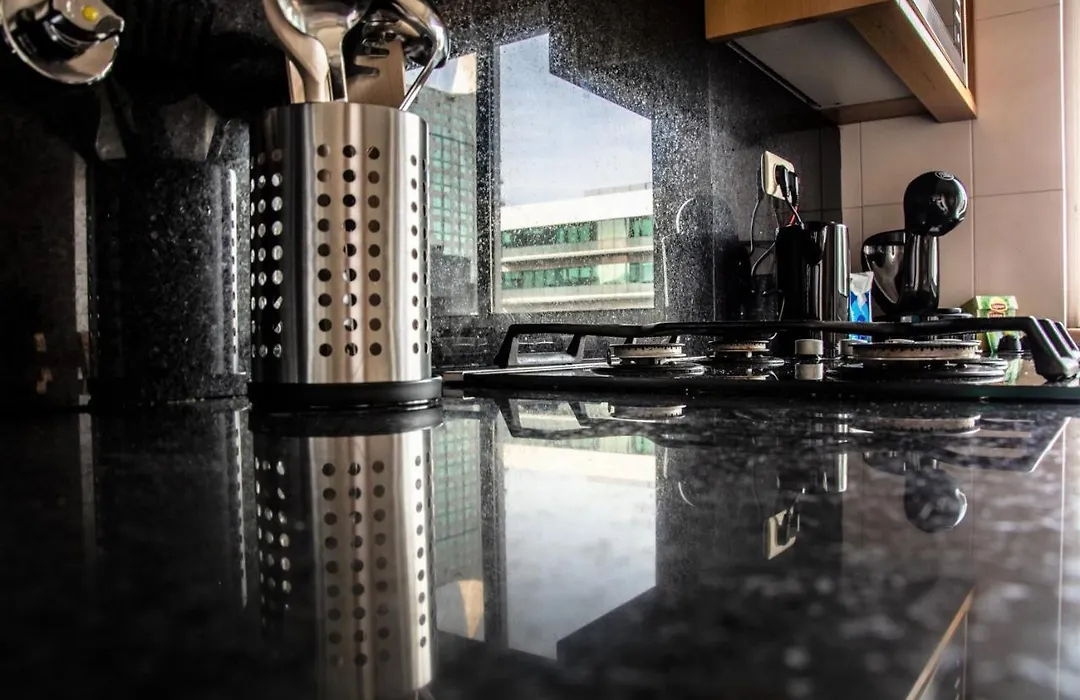 Central Orient Residence - Modern, Spacious And Sunny! By The River!-1